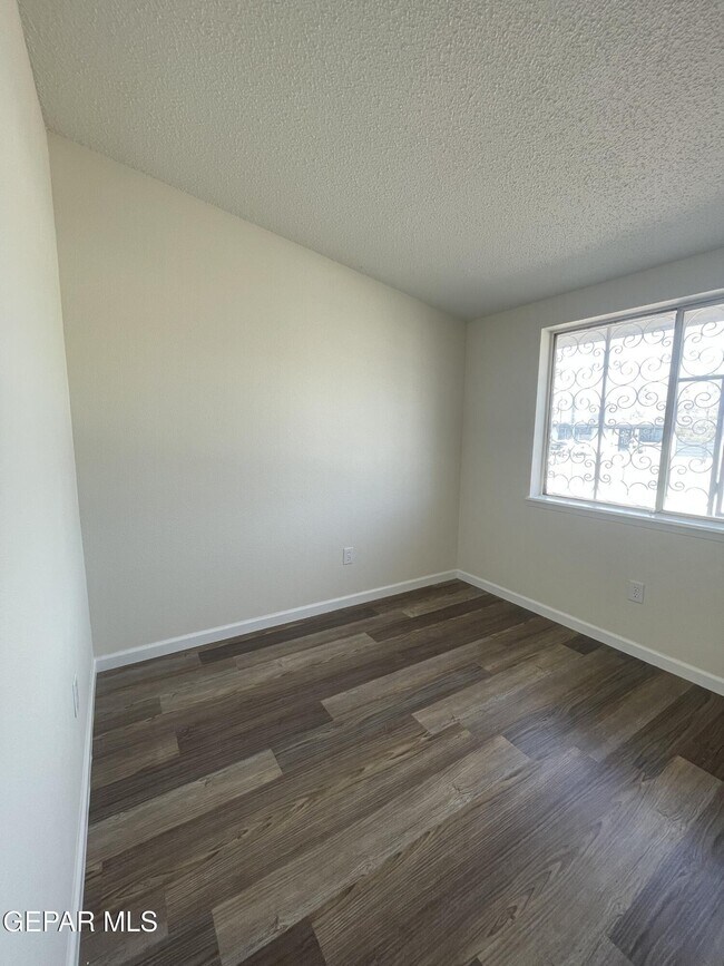 Building Photo - 312 Graphite Dr