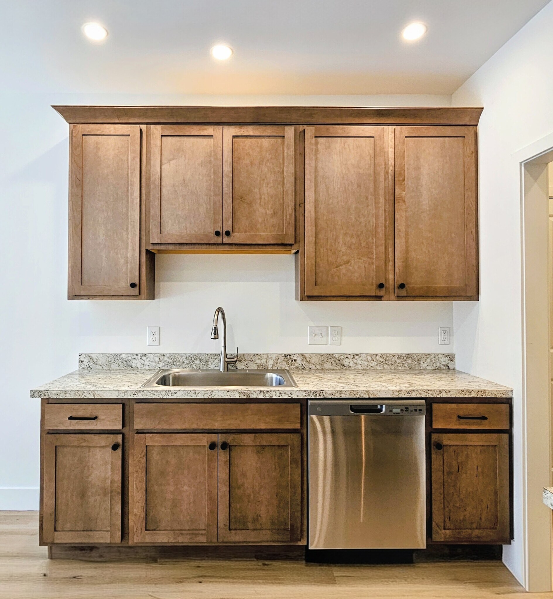 Building Photo - 394 Hensley St