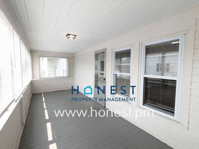 Building Photo - 110 Silver St