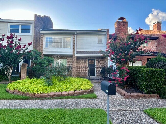 Primary Photo - 2456 Country Club Dr