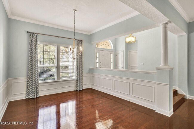 Building Photo - 1837 Forest Glen Way