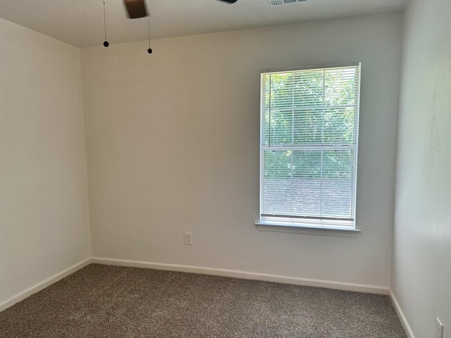 Building Photo - 234 Jonathans Way