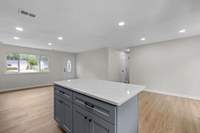 Building Photo - Charming 4BR Ranch in Prime Virginia Beach Location