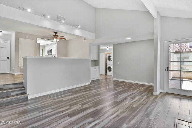 Building Photo - 3162 Darby St