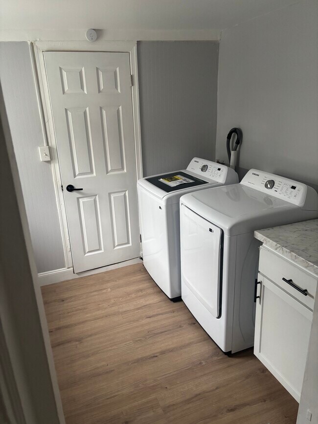 Building Photo - 1724 Cotton St