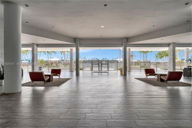 Building Photo - 800 West Ave