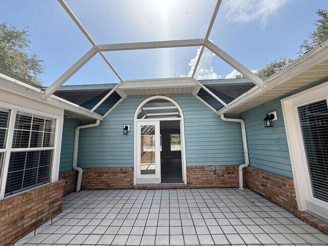 Building Photo - 2410 S Glen Eagles Dr