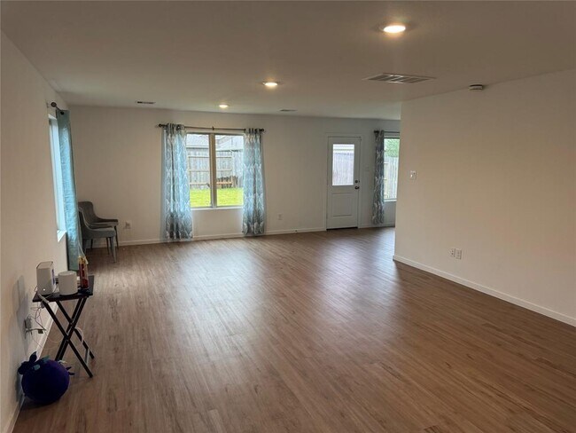 Building Photo - 18637 Cepagatti Dr