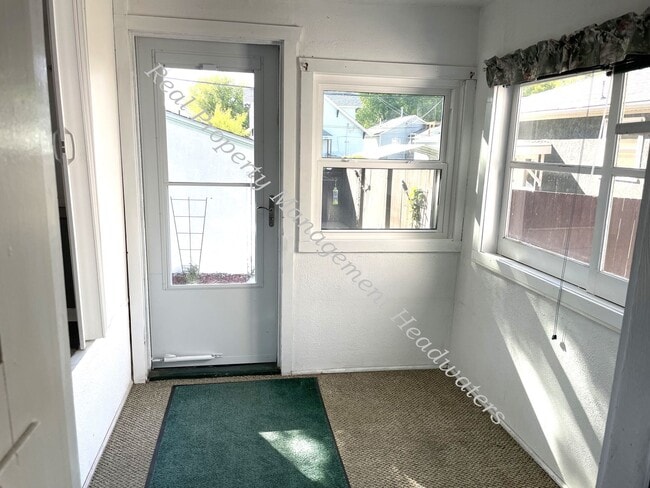 Building Photo - 3 Bedroom 2 Bath House for Rent - Pet Frie...