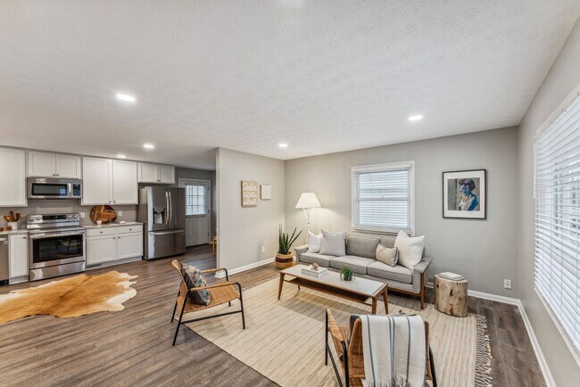 Building Photo - 4554 Moraine Ave