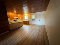 Building Photo - 1 bed/1 ba triplex- S Yuba City