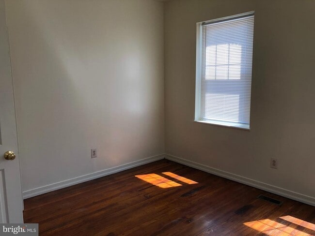 Building Photo - 531 S Ann St