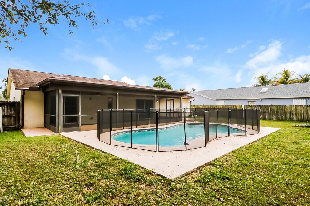 Building Photo - 156 Cordoba Cir