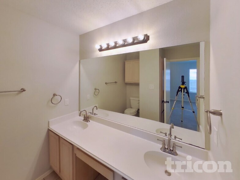 Building Photo - 757 Dema Ln