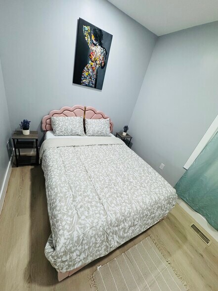 Building Photo - 29 W 26th St