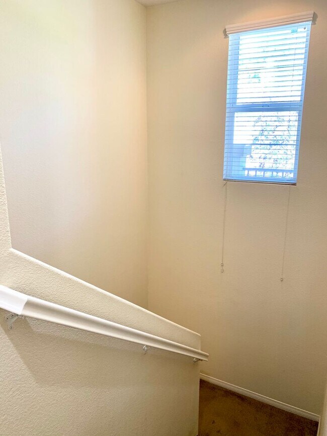 Building Photo - Enchanting 4 bedroom/2.5 bath property in the heart of Claremont Village