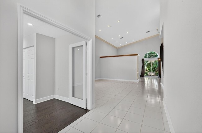 Building Photo - 6249 NW 78th Manor