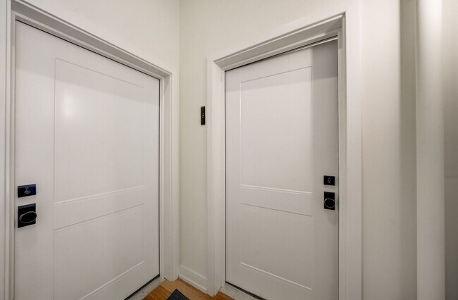 Building Photo - 620 S 8th St