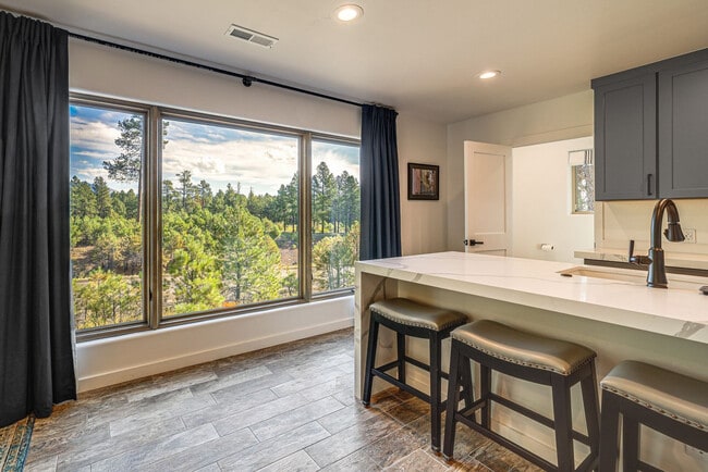Building Photo - 3561 W Kiltie Loop