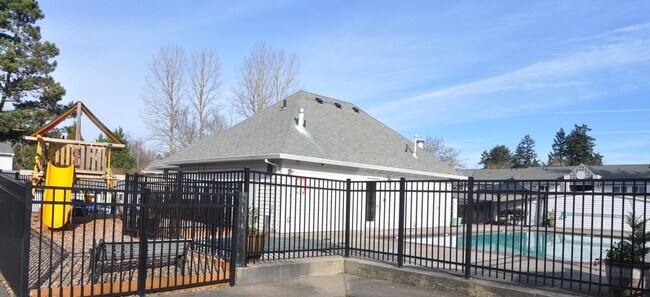 Building Photo - 10660 SW Davies Rd