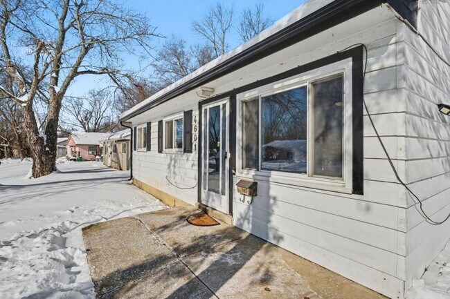 Building Photo - 4601 Curundu Ave