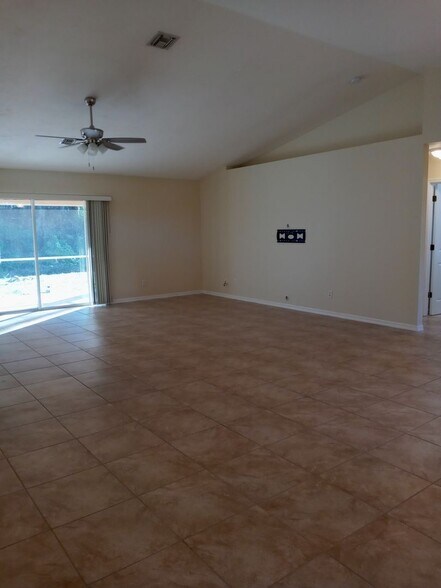 Building Photo - 17031 Hillsborough Blvd