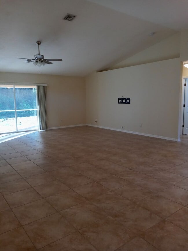 Building Photo - 17031 Hillsborough Blvd