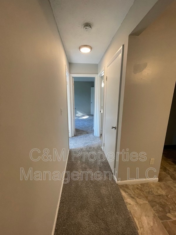 Building Photo - 1120 King Louis Ct