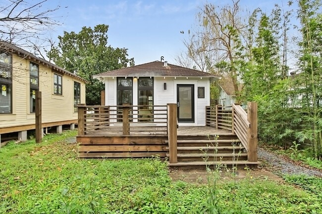 Building Photo - 811 E 23rd St