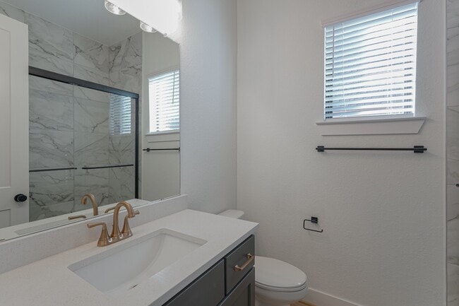 Building Photo - 564 Tawny Rim Dr