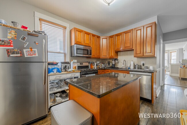 Building Photo - 3707 N Bosworth Ave