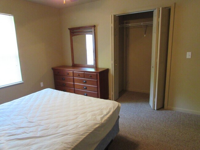 Building Photo - 16583 Hunters Ridge Ln
