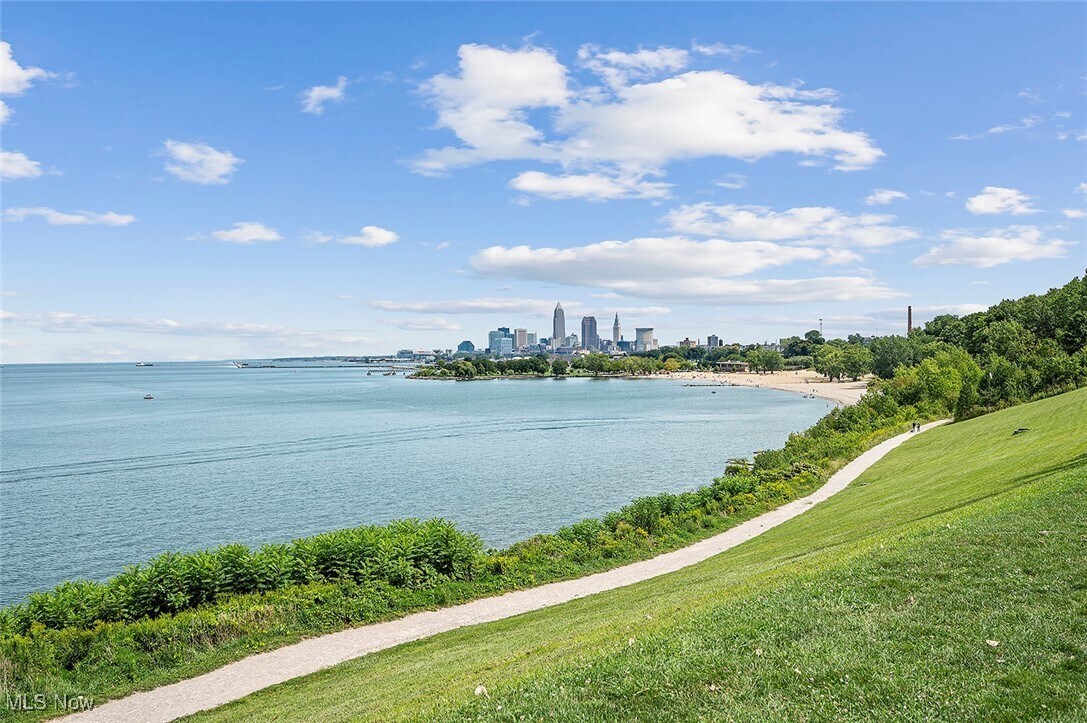 Building Photo - 9715 Clifton Blvd