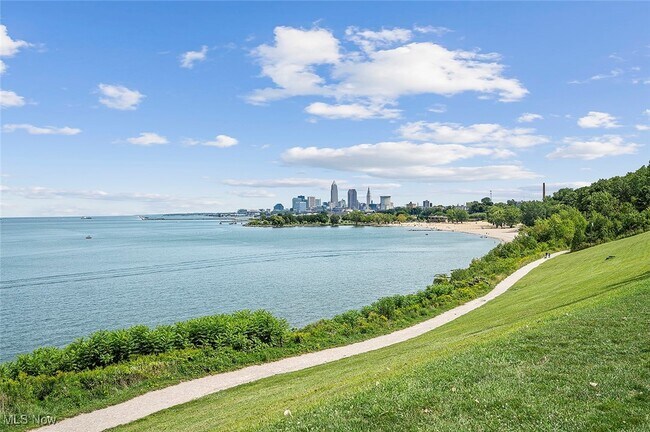 Building Photo - 9715 Clifton Blvd