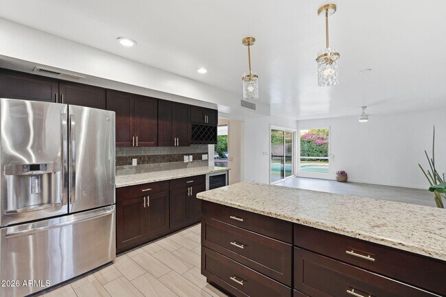 Building Photo - 7352 E Valley Vista Dr