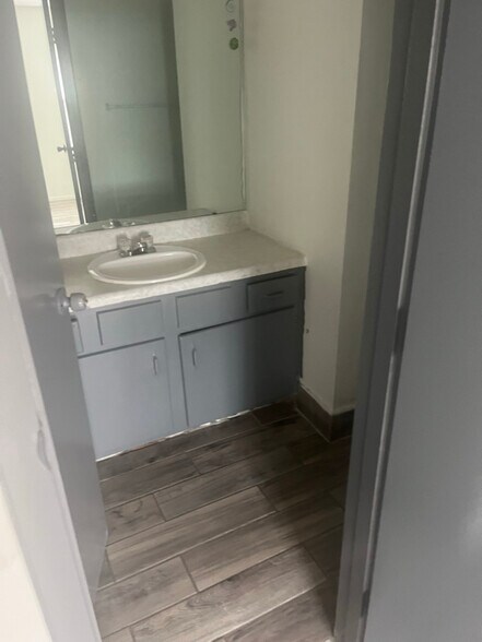 Building Photo - 9347 W Longview Pkwy