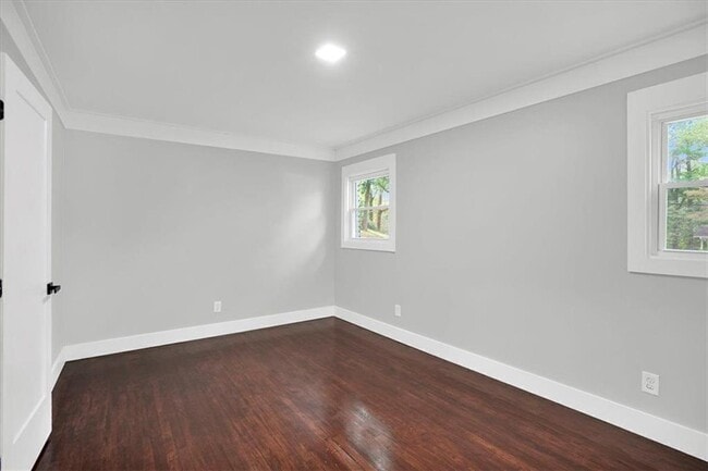 Building Photo - 2271 Cresta Dr