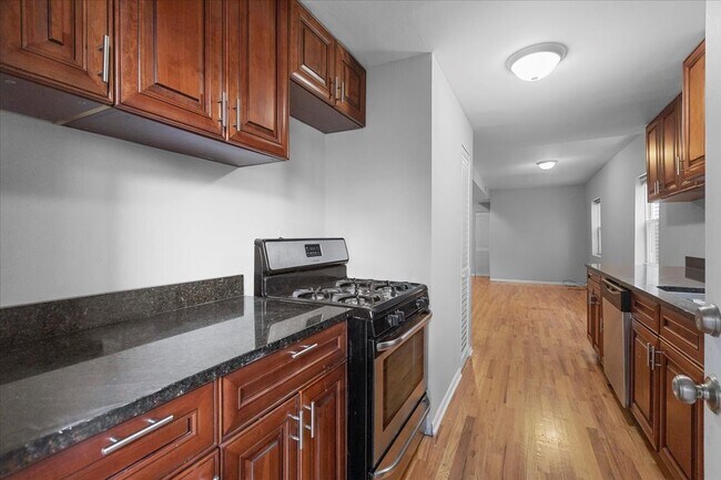 Building Photo - 1464 W Ohio St