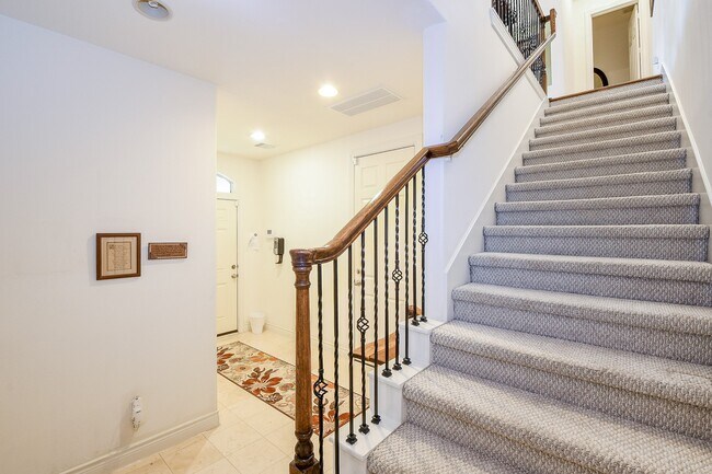 Building Photo - 9127 Harbor Hills Dr