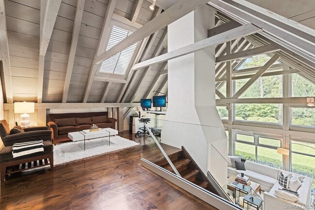 Building Photo - 7 Rolling Wood Ln