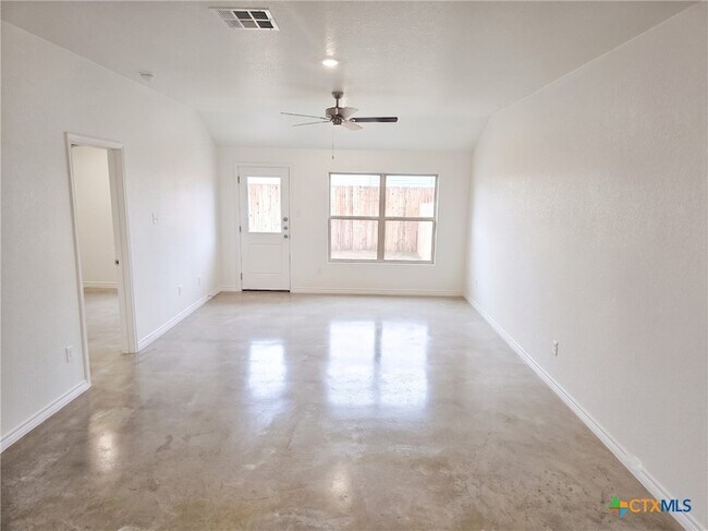 Building Photo - 1309 Concord Dr
