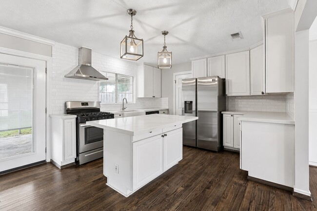 Building Photo - 4509 Libbey Dr