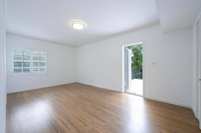 Building Photo - 336 Marlborough Pl
