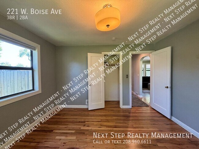 Building Photo - 221 W Boise Ave