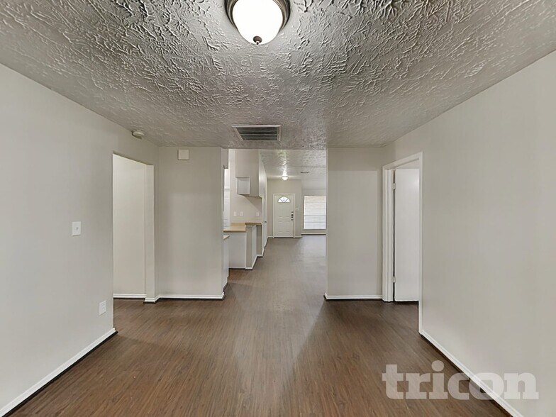 Building Photo - 19311 Amistad Dr