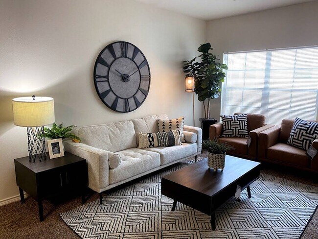 Building Photo - 251 W Miller Ave