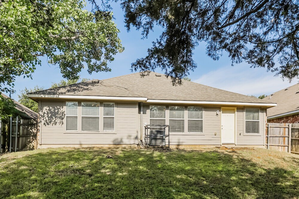 Building Photo - 7312 Sierra Way