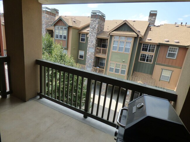 Building Photo - 15470 Canyon Rim Dr