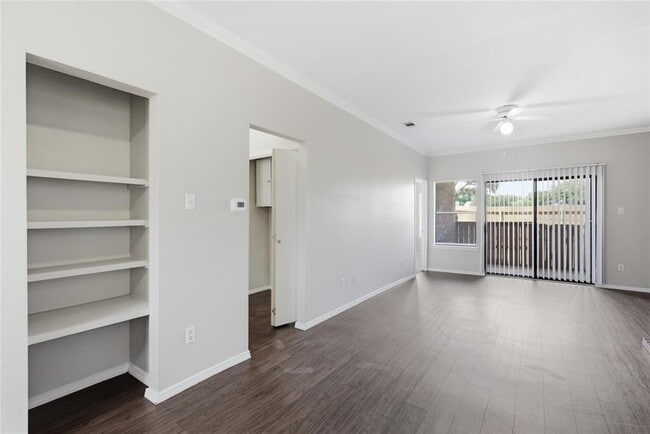 Building Photo - 2405 W Slaughter Ln