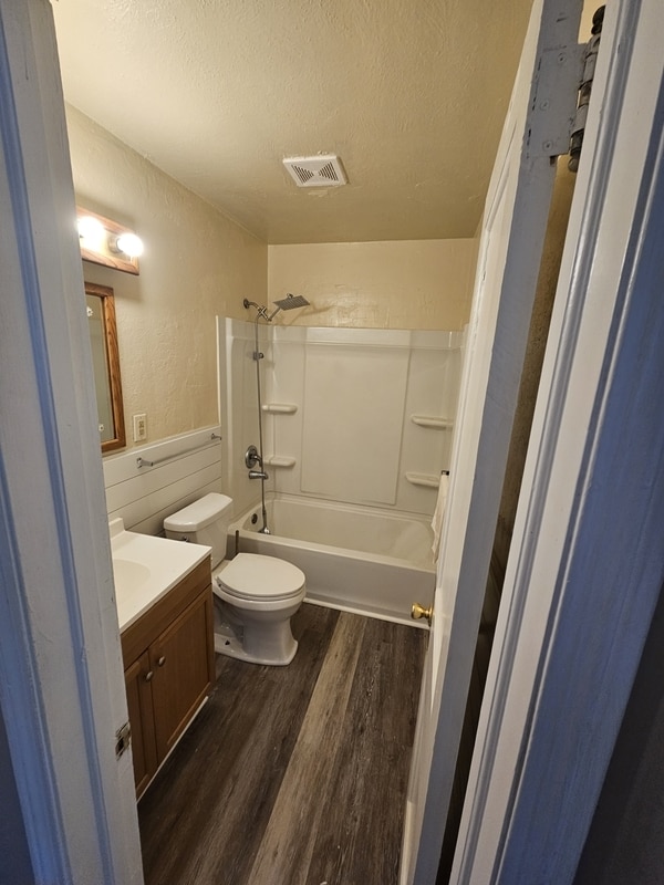 Building Photo - 1529 Myrtle Ave